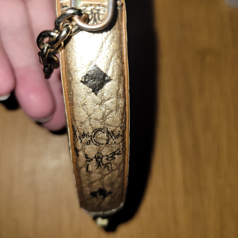 MCM Gold Heart Coin Pouch pouch - Picture 6 of 8